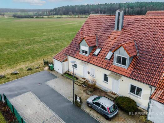 Doppelhaushälfte zum Kauf 299.000 € 4 Zimmer 125 m² 400 m² Grundstück Vilseck 92249