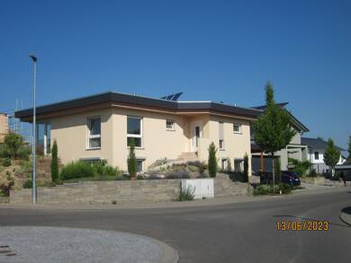 Haus zur Miete 2.150 € 6,5 Zimmer 175 m² 397 m² Grundstück Sulzfeld Sulzfeld 75056