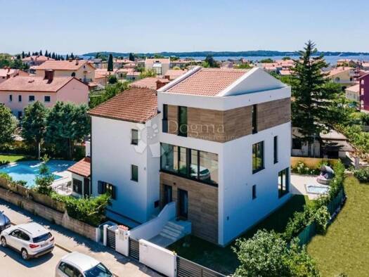 Haus zum Kauf 2.550.000 € 14 Zimmer 540 m² Fazana Fažana