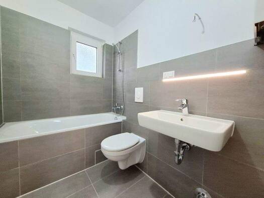 Wohnung zur Miete 699 € 2 Zimmer 60,4 m² frei ab sofort Hahler Str. 66 Innenstadt Minden 32427