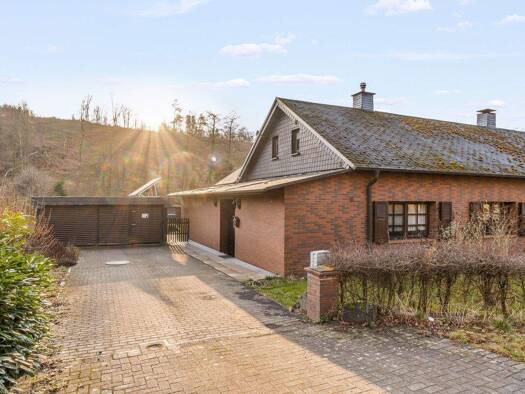 Doppelhaushälfte zum Kauf 179.500 € 4 Zimmer 89 m² 931 m² Grundstück frei ab sofort Vollme Kierspe 58566