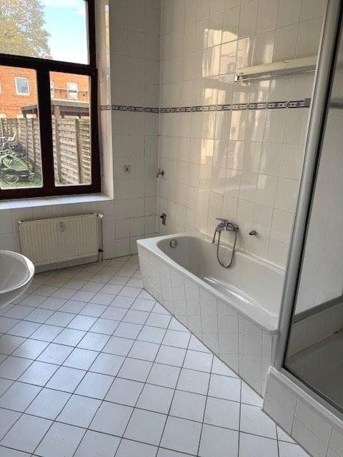 Wohnung zur Miete 400 € 2 Zimmer 57 m²<br/>Wohnfläche ab sofort<br/>Verfügbarkeit Wolfenbütteler Straße . Wormser Platz Magdeburg 39112