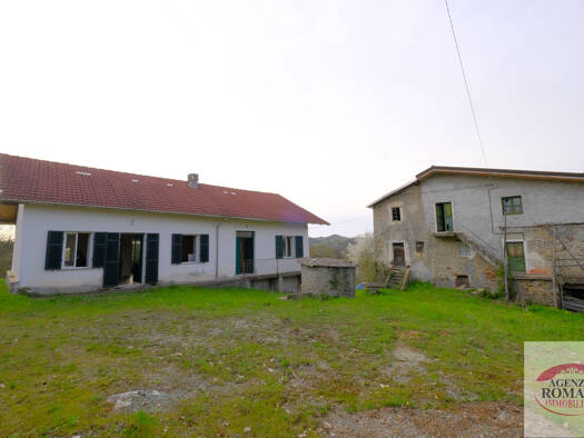 Bauernhaus zum Kauf 170.000 € 8 Zimmer 415 m² 150.000 m² Grundstück Mioglia 15010