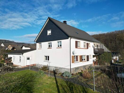 Einfamilienhaus zum Kauf 329.000 € 8 Zimmer 182 m² 1.560 m² Grundstück Bergneustadt 51702