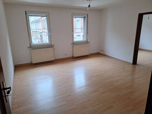 Wohnung zur Miete 650 € 3 Zimmer 92 m² Geschoss 1/3 frei ab sofort Südstadt Fürth 90763
