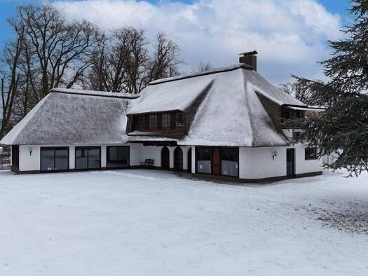 Einfamilienhaus zum Kauf 770.000 € 6 Zimmer 280 m² 8.125 m² Grundstück Kellinghusen 25548