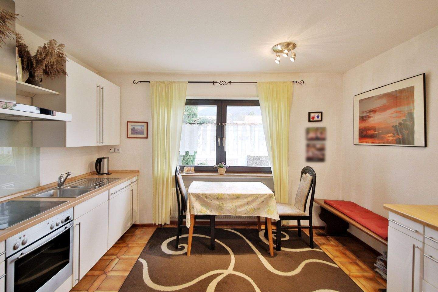 Immobilie in Albersweiler - Mehrgenerationenhaus, großzügiger Garten, ruhige aber verkehrsgünstige Lage, vielfältig nutzbar - Bild 3