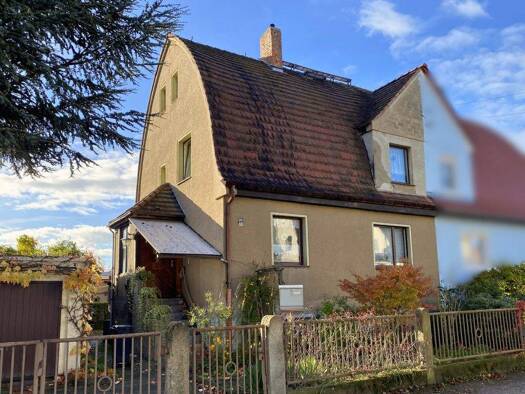 Doppelhaushälfte zum Kauf 75.000 € 5 Zimmer 96,2 m² 460 m² Grundstück frei ab 01.05.2026 Neugröba Riesa 01587