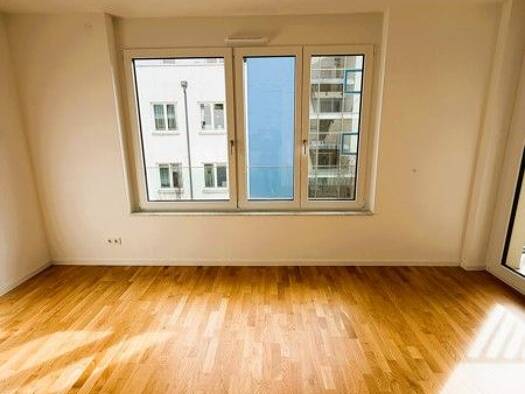 Wohnung zur Miete 1.672 € 3 Zimmer 85,3 m² 5. Geschoss frei ab 11.04.2026 Lyon-Sussmann-Straße 12 Böblingen 71034