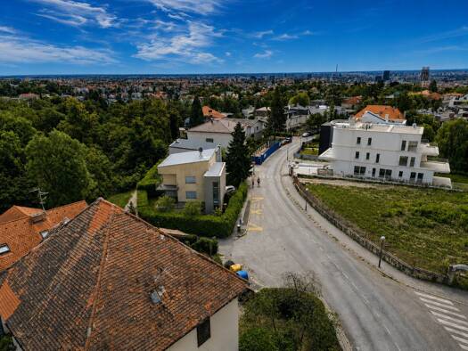 Einfamilienhaus zum Kauf 1.490.000 € 280 m² 700 m² Grundstück Zagreb 10000