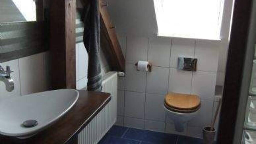 Wohnung zur Miete 700 € 3 Zimmer 90 m² 2. Geschoss frei ab sofort Böhlen 04564