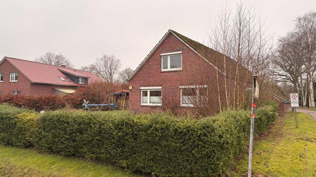 Einfamilienhaus zum Kauf 189.000 € 4 Zimmer 94,1 m² 1.458 m² Grundstück Schirum Aurich 26605