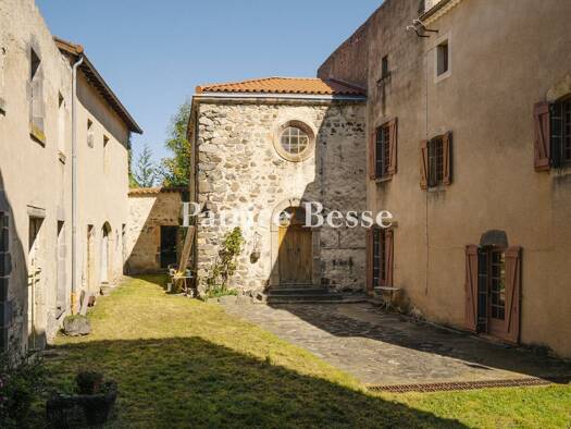 Reihenmittelhaus zum Kauf 180.000 € 8 Zimmer 176 m² 3.268 m² Grundstück Centre Issoire 63500