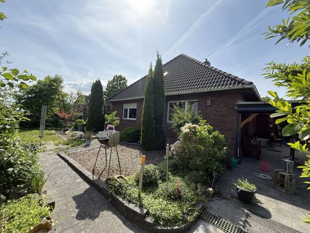Einfamilienhaus zum Kauf 269.000 € 5 Zimmer 140,5 m² 1.174 m² Grundstück Schweewarden Nordenham 26954