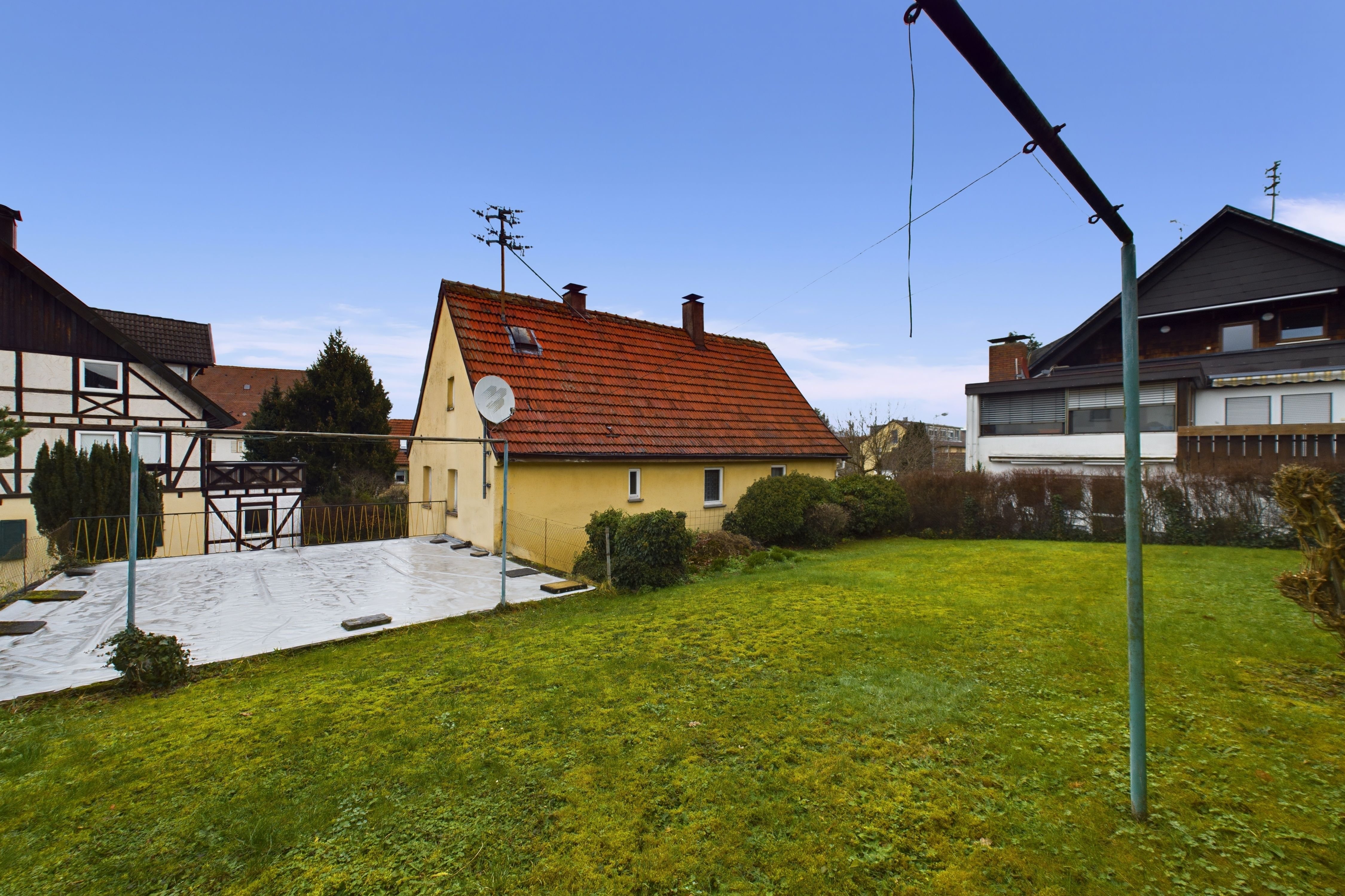 Mehrfamilienhaus zum Kauf 145.000 € 6 Zimmer 107 m²<br/>Wohnfläche 369 m²<br/>Grundstück ab sofort<br/>Verfügbarkeit Birkachstraße 3 Straßdorf Schwäbisch Gmünd 73072