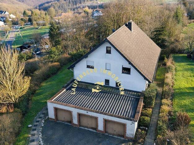 Mehrfamilienhaus zum Kauf als Kapitalanlage geeignet 349.000 € 10 Zimmer 300 m² 1.200 m² Grundstück Halscheid Windeck 51570