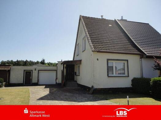 Doppelhaushälfte zum Kauf provisionsfrei 115.000 € 5 Zimmer 112 m² 962 m² Grundstück frei ab sofort Salzwedel 29410