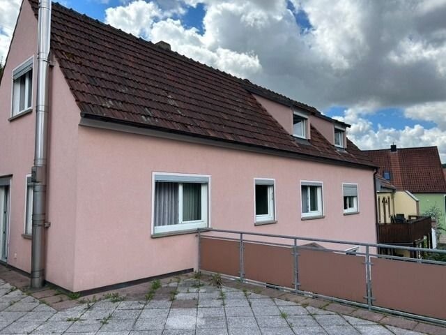 Haus zum Kauf 7 Zimmer 156 m²<br/>Wohnfläche 845 m²<br/>Grundstück Unteraltertheim Altertheim 97237