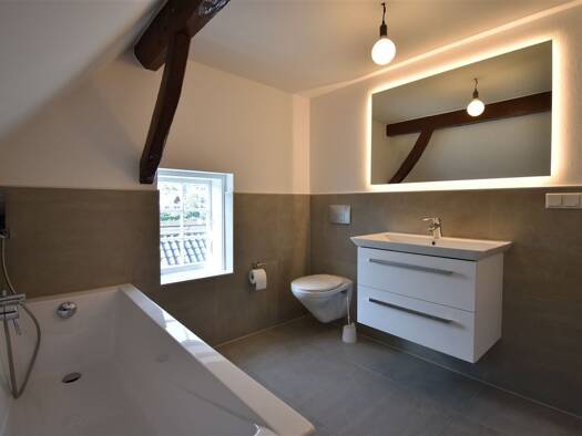 Wohnung zur Miete 940 € 3 Zimmer 105 m² frei ab sofort Hauptstraße 58 Langenberg Velbert 42555