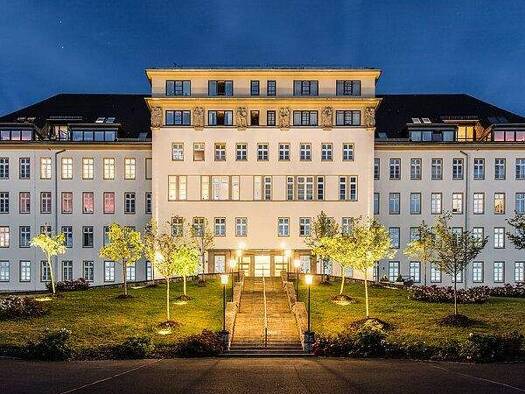 Wohnung zum Kauf 880.000 € 3 Zimmer 146,4 m² 2. Geschoss Mariannhillstraße 2 b Frauenland Würzburg 97074