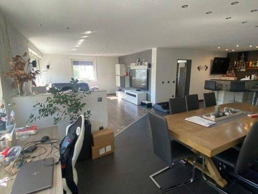 Wohnung zum Kauf 219.000 € 4 Zimmer 131,7 m² Blumberg 78176