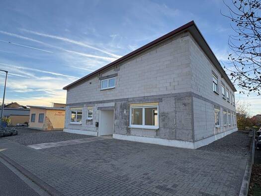 Büro-/Lagergebäude zum Kauf 1 Zimmer 670 m² Bürofläche Schliengen 79418