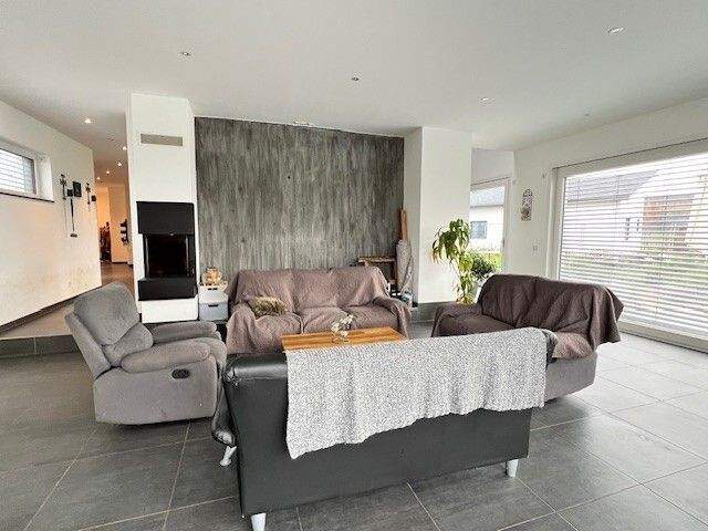 Immobilie in Sugenheim - Großzügiges Einfamilienwohnhaus mit Einliegerwohnung in Ortsrandlage! - Bild 4