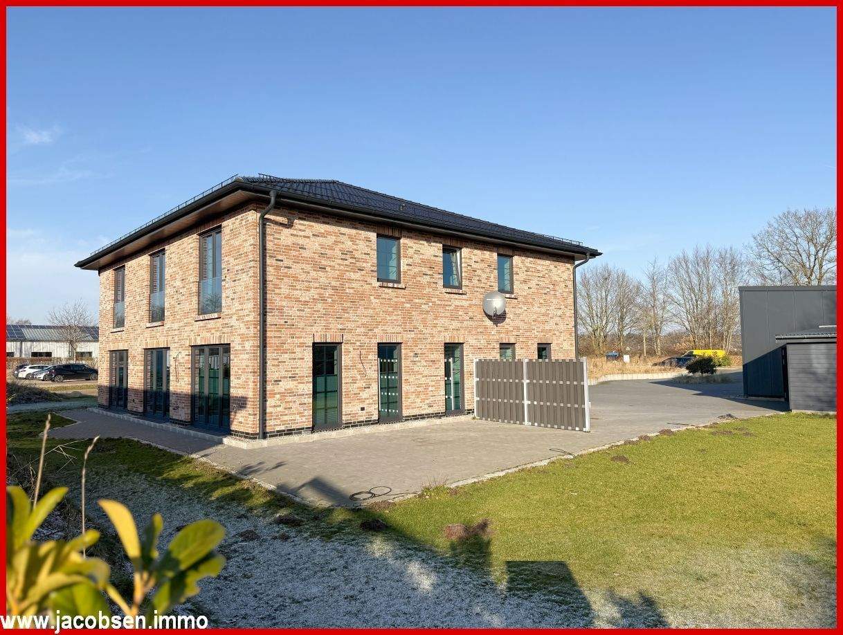 Immobilie in Busdorf - Neuwertiges Wohnhaus mit Halle und Büroteil Arbeiten & Wohnen im modernen Stil - Bild 2