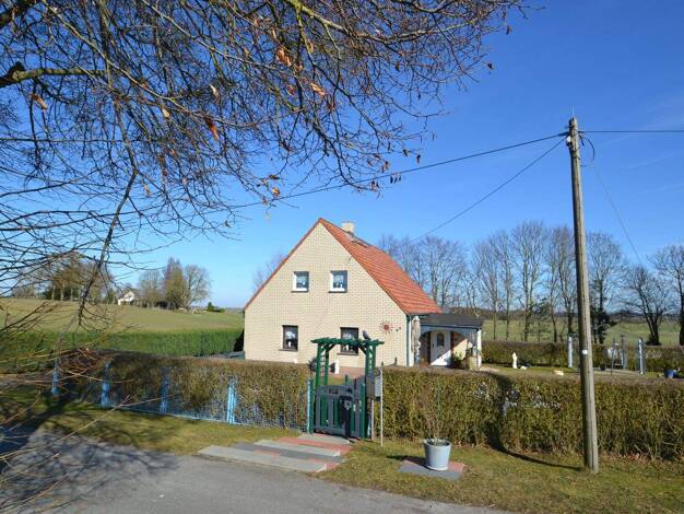 Einfamilienhaus zum Kauf 125.000 € 2 Zimmer 92 m² 1.964 m² Grundstück frei ab 01.04.2026 Striesenow Laage 18299