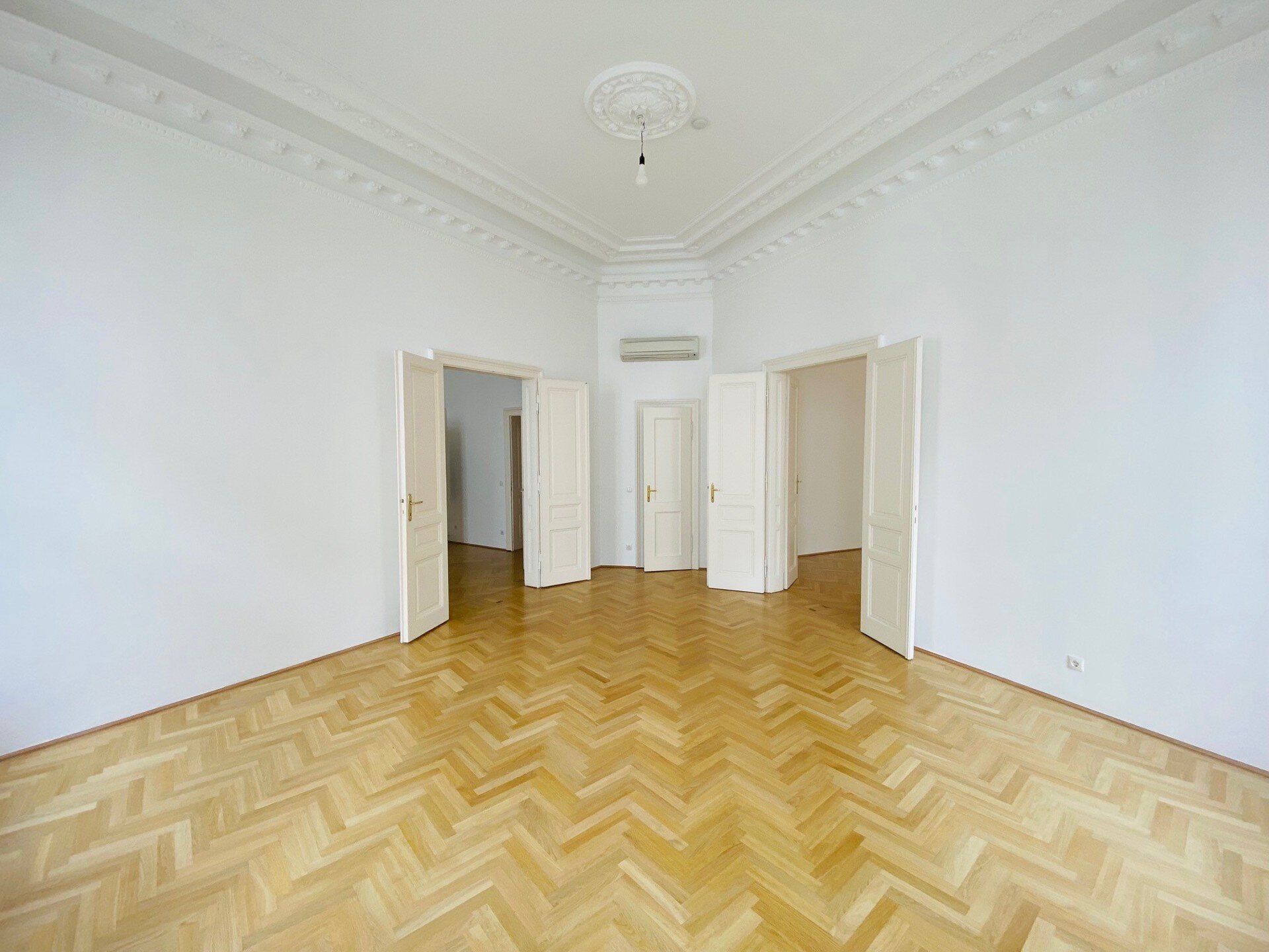 Wohnung zur Miete 4.883,63 € 5 Zimmer 264 m²<br/>Wohnfläche EG<br/>Geschoss Wien 1010