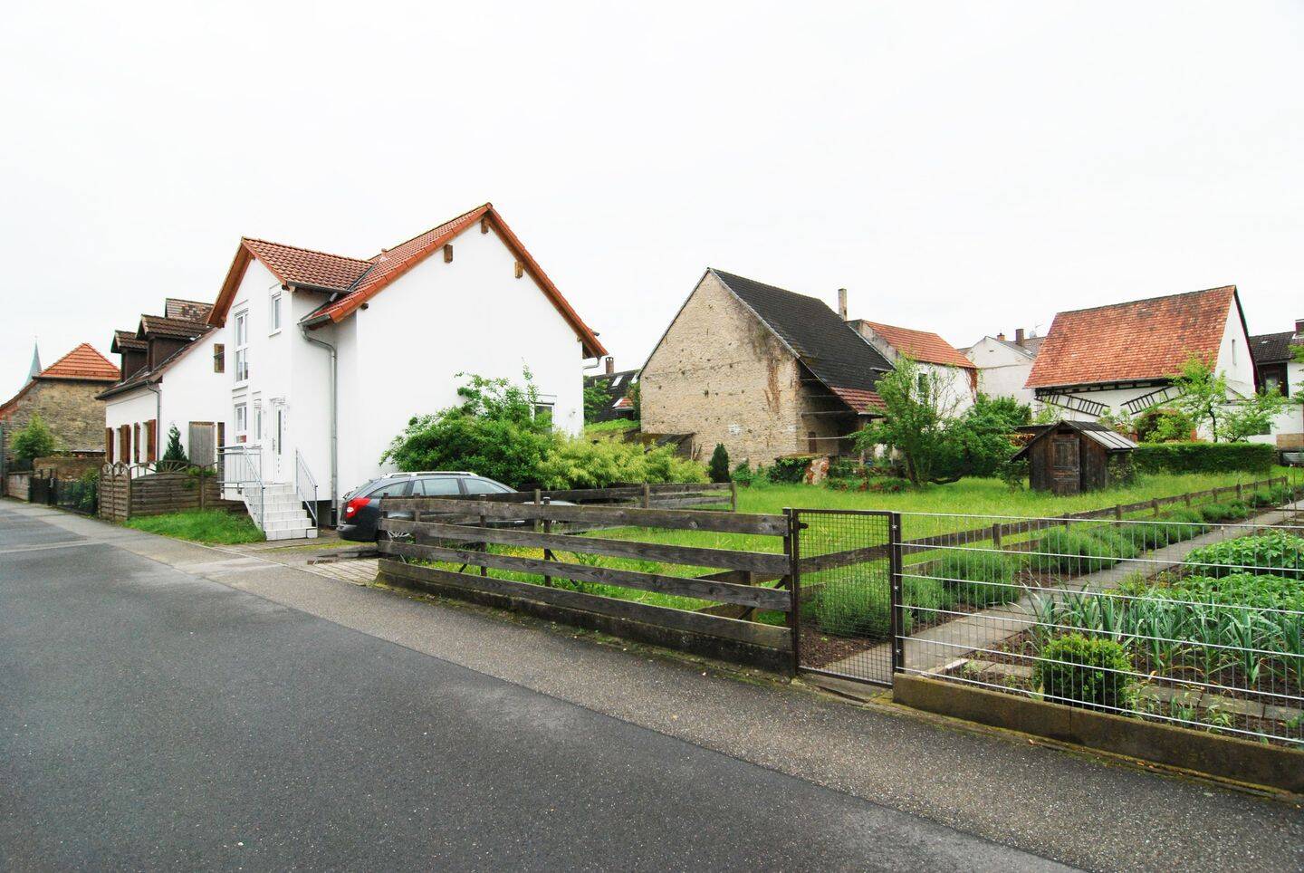 Immobilie in Walzbachtal - Freistehendes 1 Familien-Haus mit großem Grundstück - Bild 0