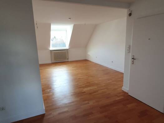Wohnung zur Miete 1.200 € 3 Zimmer 73 m² Geschoss 2/2 frei ab 01.04.2026 Am Sandberg 57 Sachsenhausen Frankfurt am Main 60599