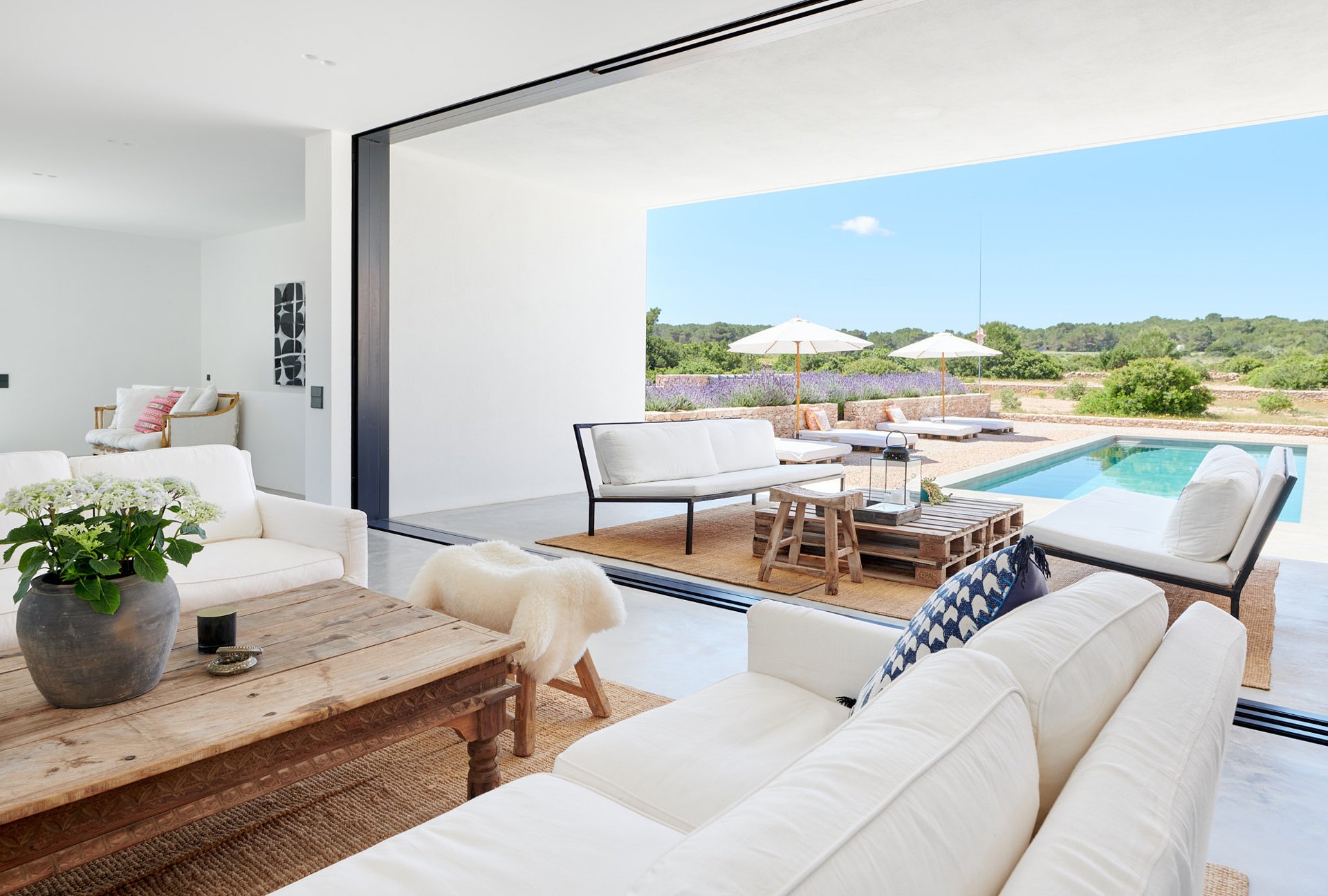 Villa zum Kauf 7 Zimmer 465 m²<br/>Wohnfläche 28.004 m²<br/>Grundstück Formentera 07871