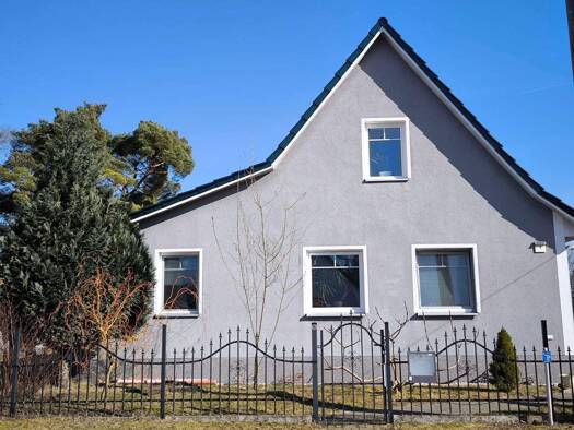 Einfamilienhaus zur Miete 1.990 € 4 Zimmer 126,1 m² 858 m² Grundstück frei ab sofort Lindenstraße 7 Bernau 16321