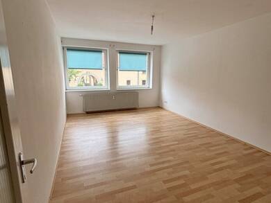 Studio zur Miete 450 € 1 Zimmer 32,2 m² 1. Geschoss frei ab 01.08.2025 Fulda 36037