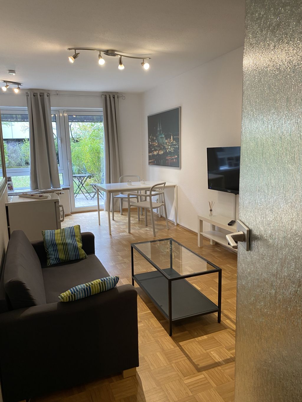 Wohnung zur Miete Wohnen auf Zeit 1.398 € 1 Zimmer 40 m²<br/>Wohnfläche Ab sofort<br/>Verfügbarkeit Niehler Straße Neustadt - Nord Köln 50735