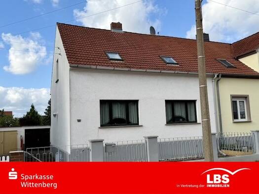 Doppelhaushälfte zum Kauf 149.000 € 4 Zimmer 105 m² 742 m² Grundstück frei ab sofort Oranienbaum Oranienbaum-Wörlitz 06785