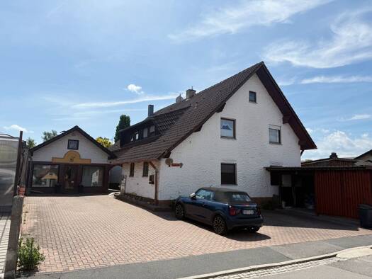 Einfamilienhaus zum Kauf 360.000 € 7 Zimmer 227,1 m² 683 m² Grundstück Burglengenfeld 93133