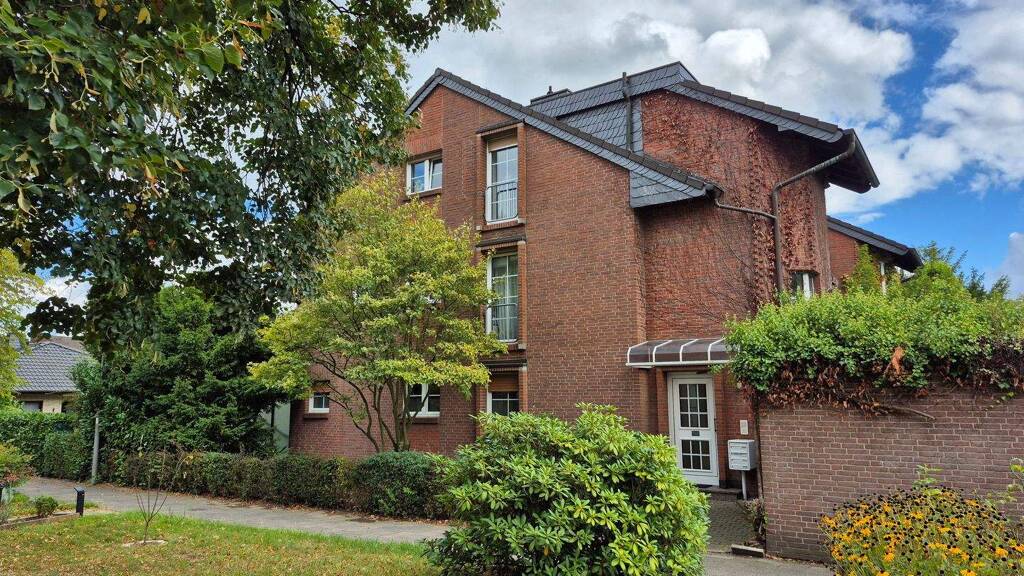 Haus zum Kauf 1.090.000 € 13 Zimmer 426 m² 719 m² Grundstück Karlsforster Straße 27 Kaarst-Nord/West Kaarst 41564