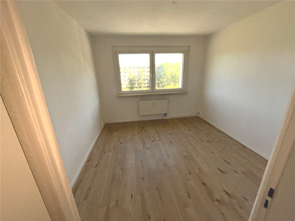 Wohnung zur Miete 649 € 6 Zimmer 112 m²<br/>Wohnfläche 3.<br/>Geschoss ab sofort<br/>Verfügbarkeit Poststraße 25 Reinsdorf Reinsdorf 08141