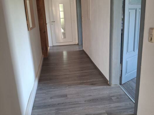 Wohnung zur Miete 539 € 2,5 Zimmer 77 m² Geschoss 1/2 frei ab 01.10.2026 Römhild 98630