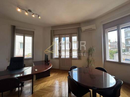 Büro zur Miete 800 € 2 Zimmer Centar, Pula Center