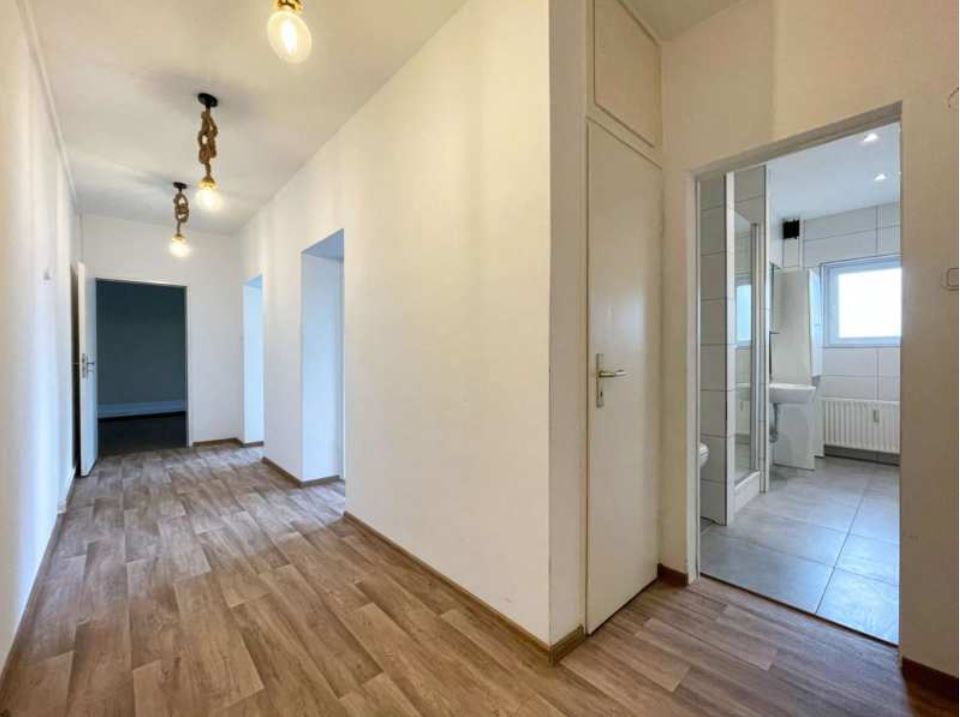 Wohnung zur Miete 595 € 2,5 Zimmer 74 m²<br/>Wohnfläche 1.<br/>Geschoss ab sofort<br/>Verfügbarkeit Verdener Straße 2 Geestemünde - Nord Bremerhaven 27570