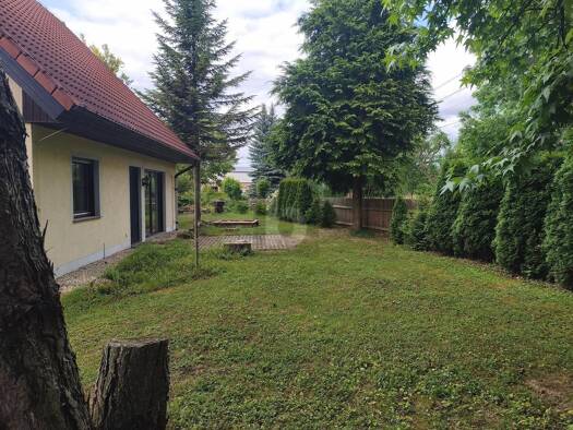 Einfamilienhaus zur Miete 950 € 4 Zimmer 106 m² 300 m² Grundstück Nauberg Grimma 04668
