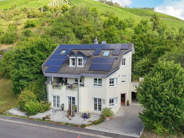 Einfamilienhaus zum Kauf 730.000 € 6 Zimmer 226 m² 2.237 m² Grundstück Retzstadt 97282