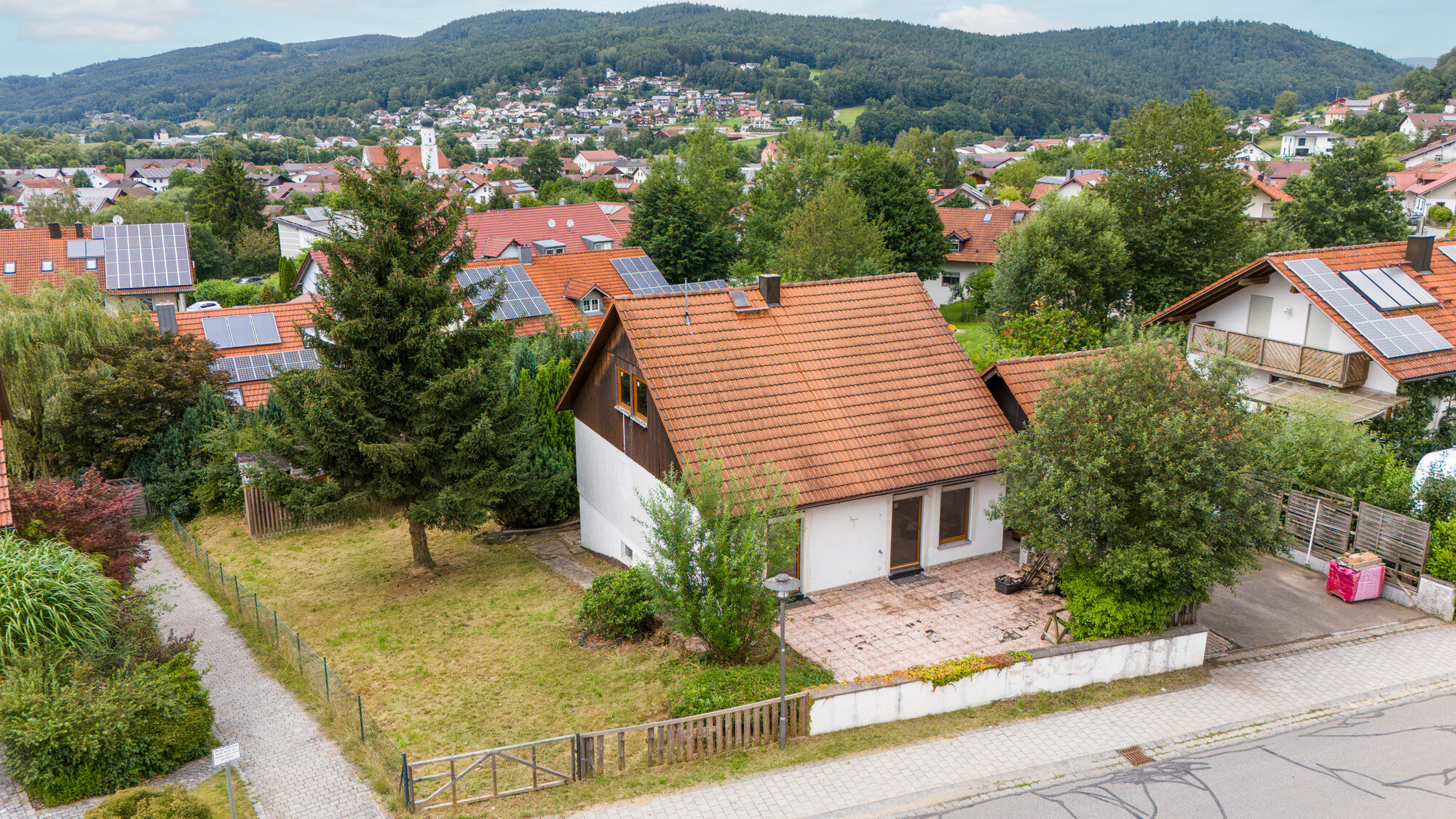 Einfamilienhaus zum Kauf 219.000 € 3,5 Zimmer 114,5 m²<br/>Wohnfläche 821 m²<br/>Grundstück Miltach Miltach 93468