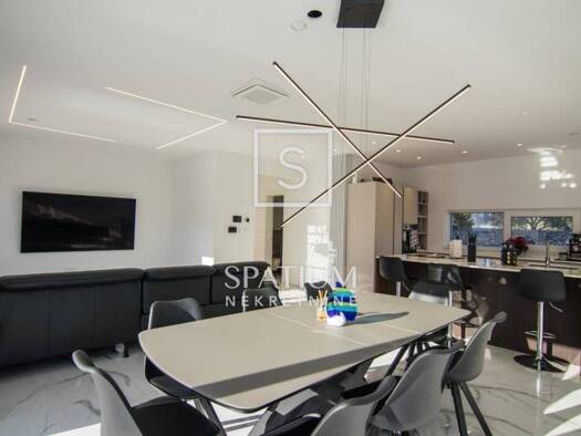 Einfamilienhaus zum Kauf 1.100.000 € 6 Zimmer 256 m² Muraj, Krk Krk 51500