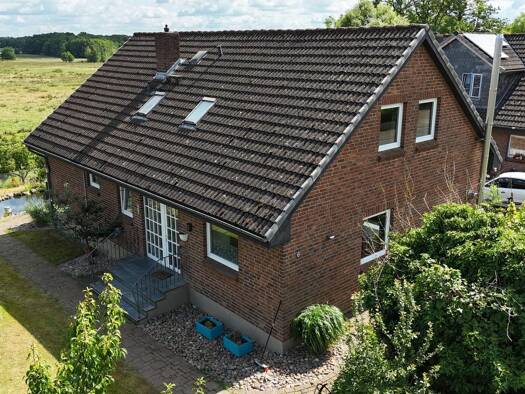 Einfamilienhaus zum Kauf 360.000 € 5 Zimmer 169,7 m² 751 m² Grundstück Bredenbek Nehmten 24326