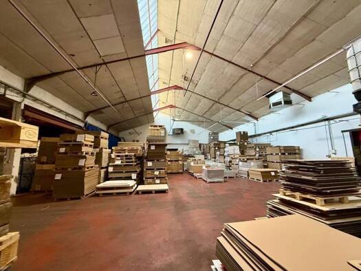 Ladenfläche zum Kauf 660.000 € 974 m² Verkaufsfläche Calle de los Montes de León 13 San Fernando de Henares 28830