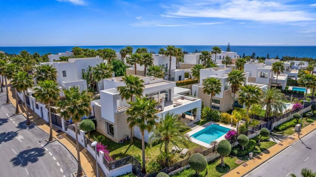 Villa zum Kauf 2.145.000 € 4 Zimmer 389 m² 800 m² Grundstück Marbella East 29600